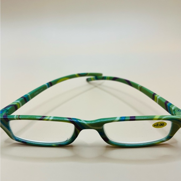 BRAND NEW GEOMETRIC NARROW READERS. GREEN DESIGN WITH MATCHING CASE - Picture 5 of 7